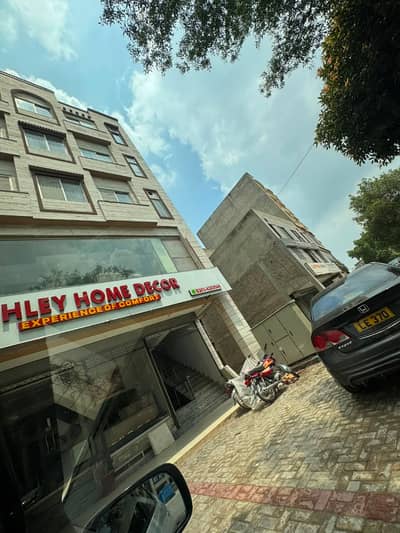 5 MARLA BUILDING FOR SALE IN SECTOR C BAHRIA TOWN LAHORE