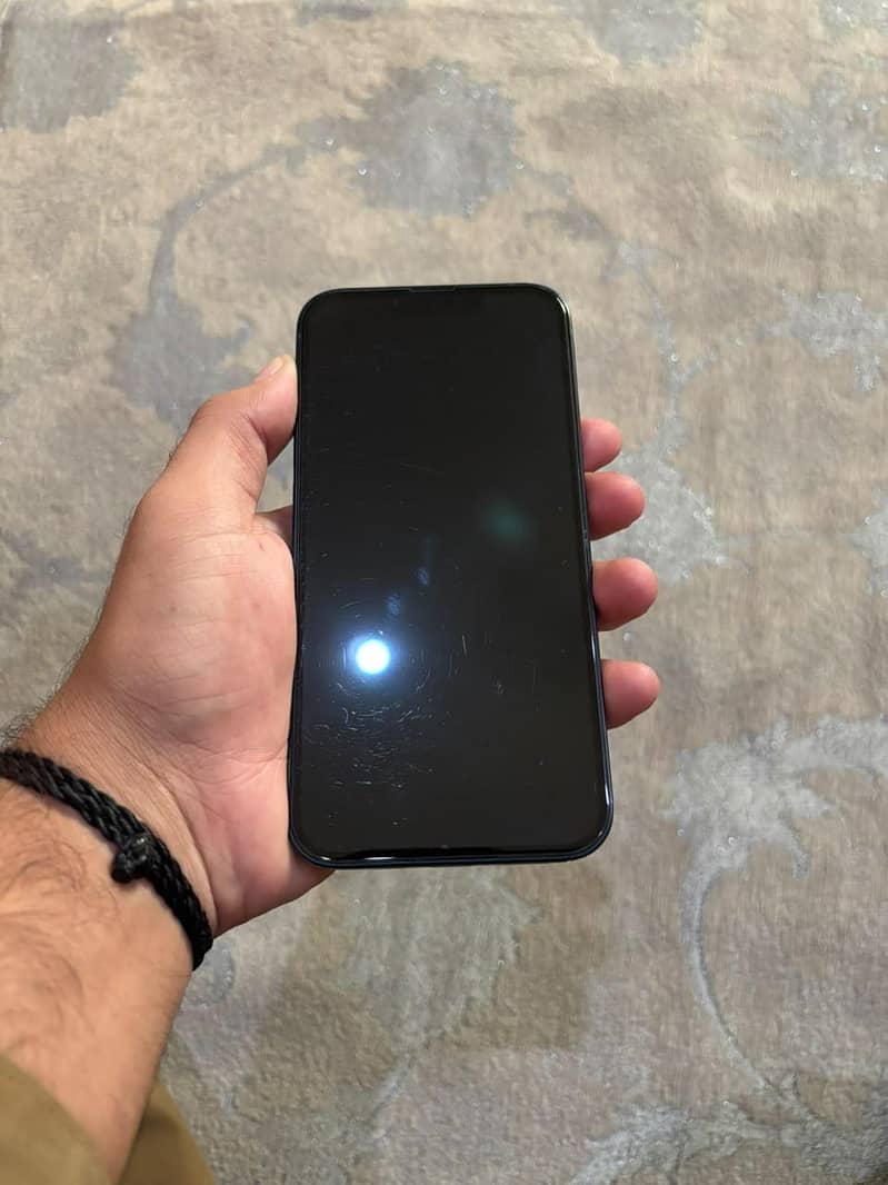 Apple iPhone 13 2