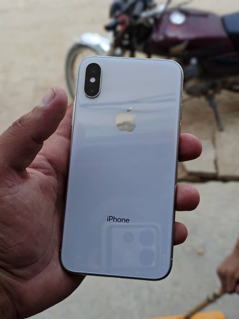 Apple iPhone X 3