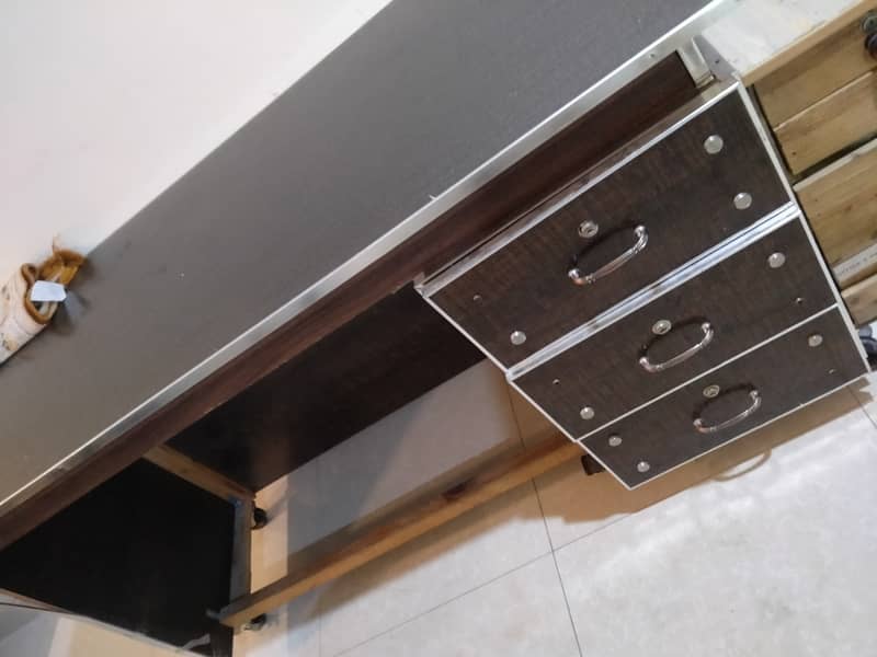 Office table 5
