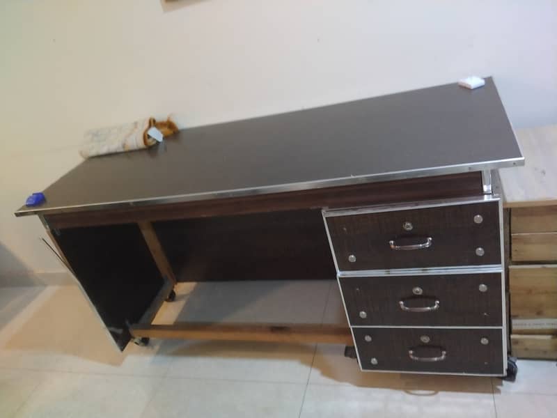 Office table 9