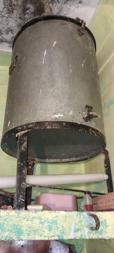 Used Heavy Duty Water Geyser – Fully Working