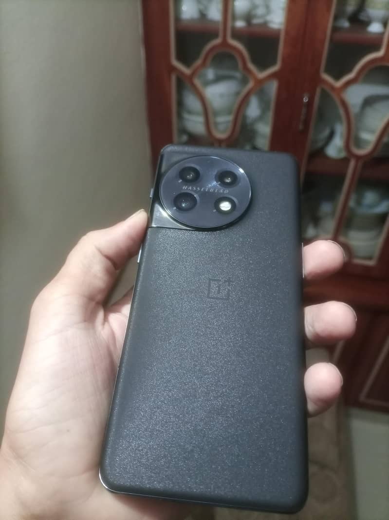 One Plus 11 6
