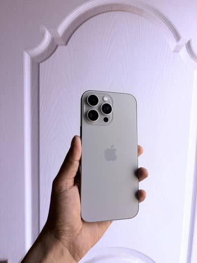 Apple iPhone 16 Pro Max