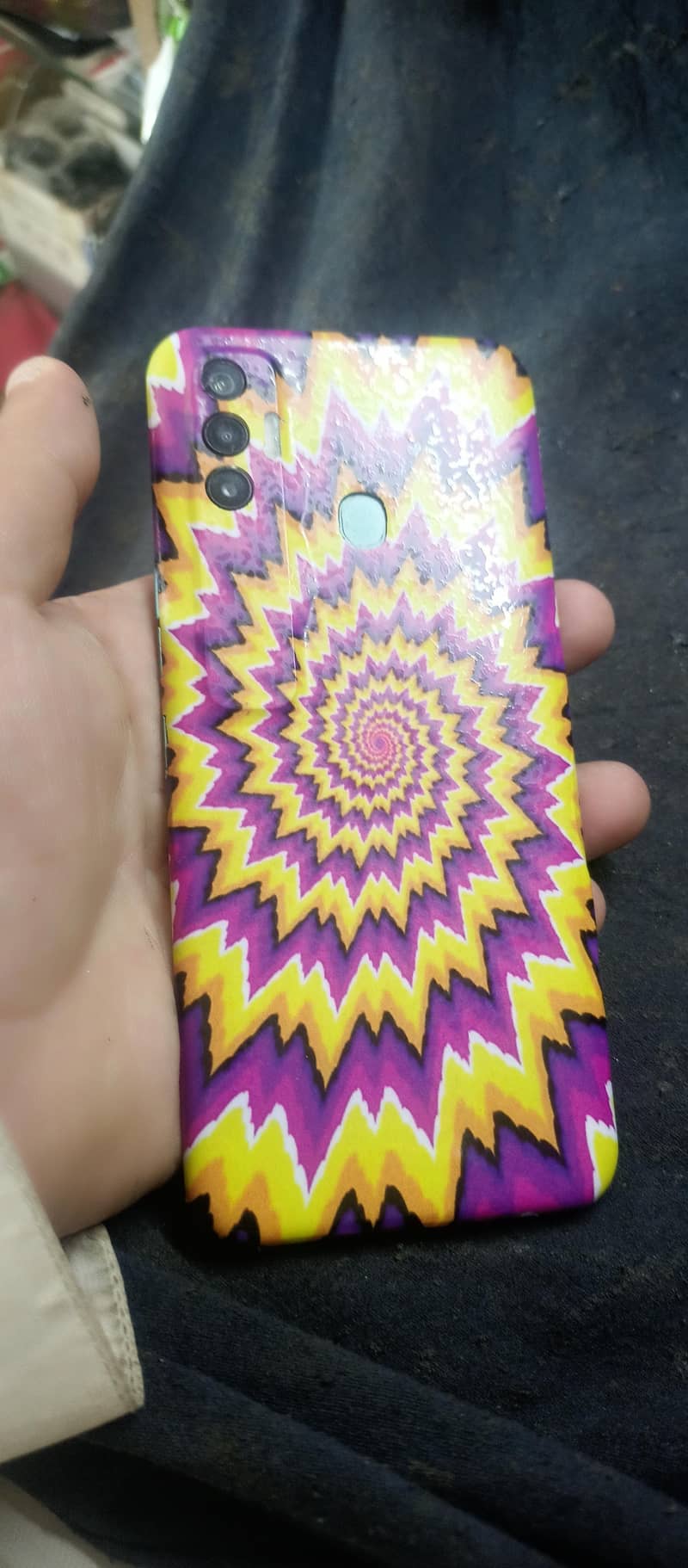 camon 17 pro 4