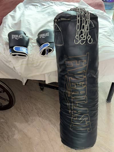 Heavy Punching Bag Set 10/10 + Boxing Gloves + Hanging Chains