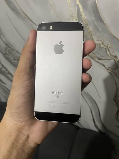 Apple iPhone SE