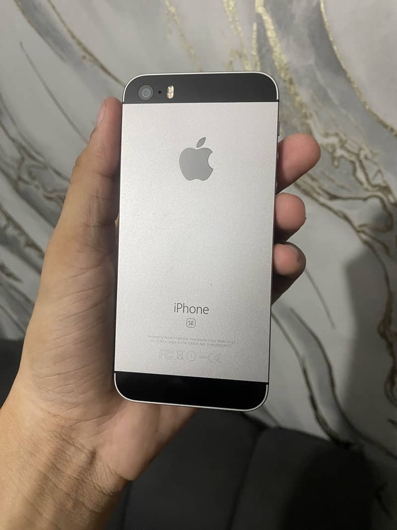 Apple iPhone SE 0