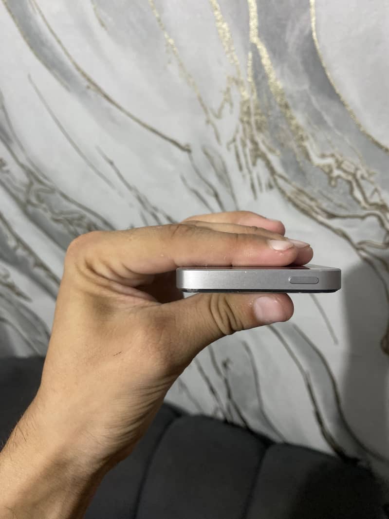 Apple iPhone SE 2