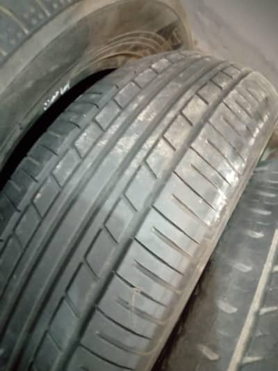 Toyota Vitz Dunlop tyres