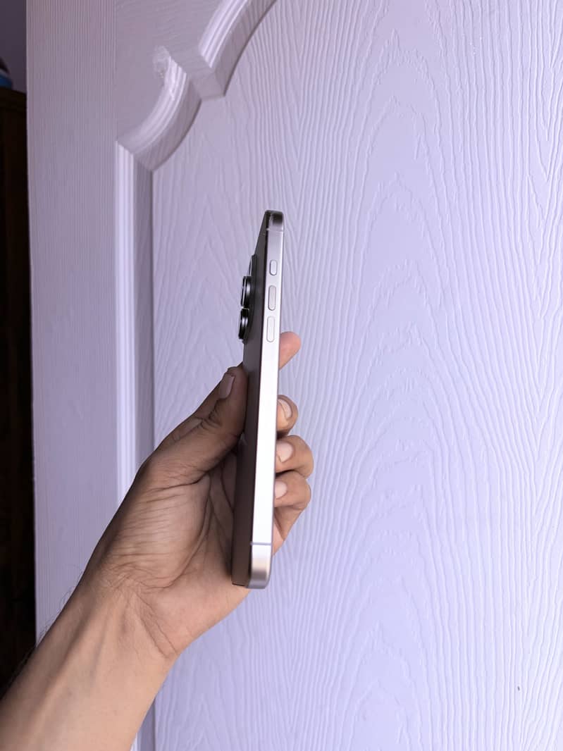 Apple iPhone 16 Pro Max 3