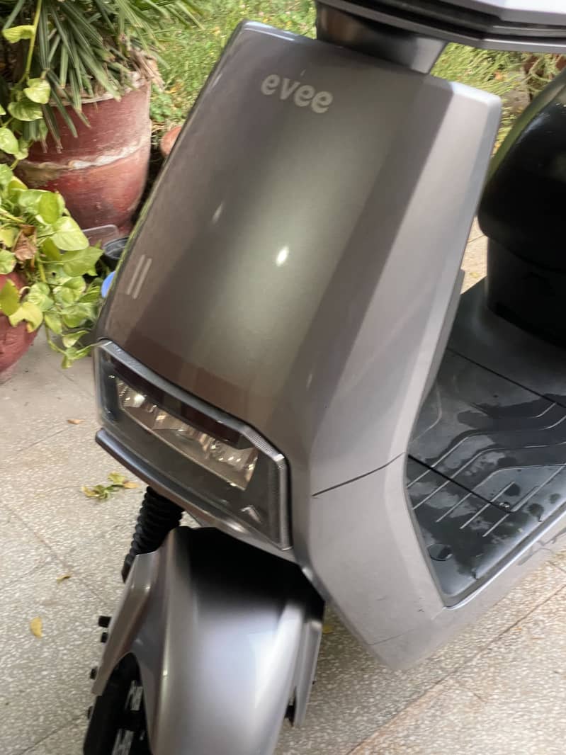 Evee C1 Pro 2