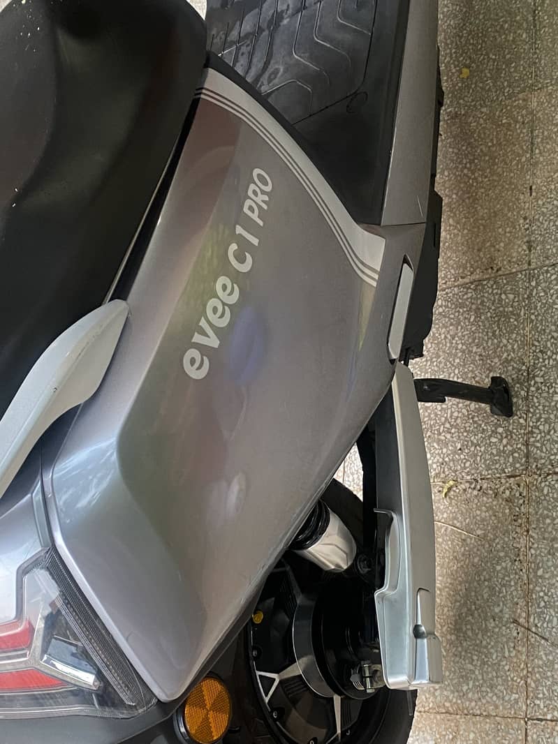 Evee C1 Pro 4