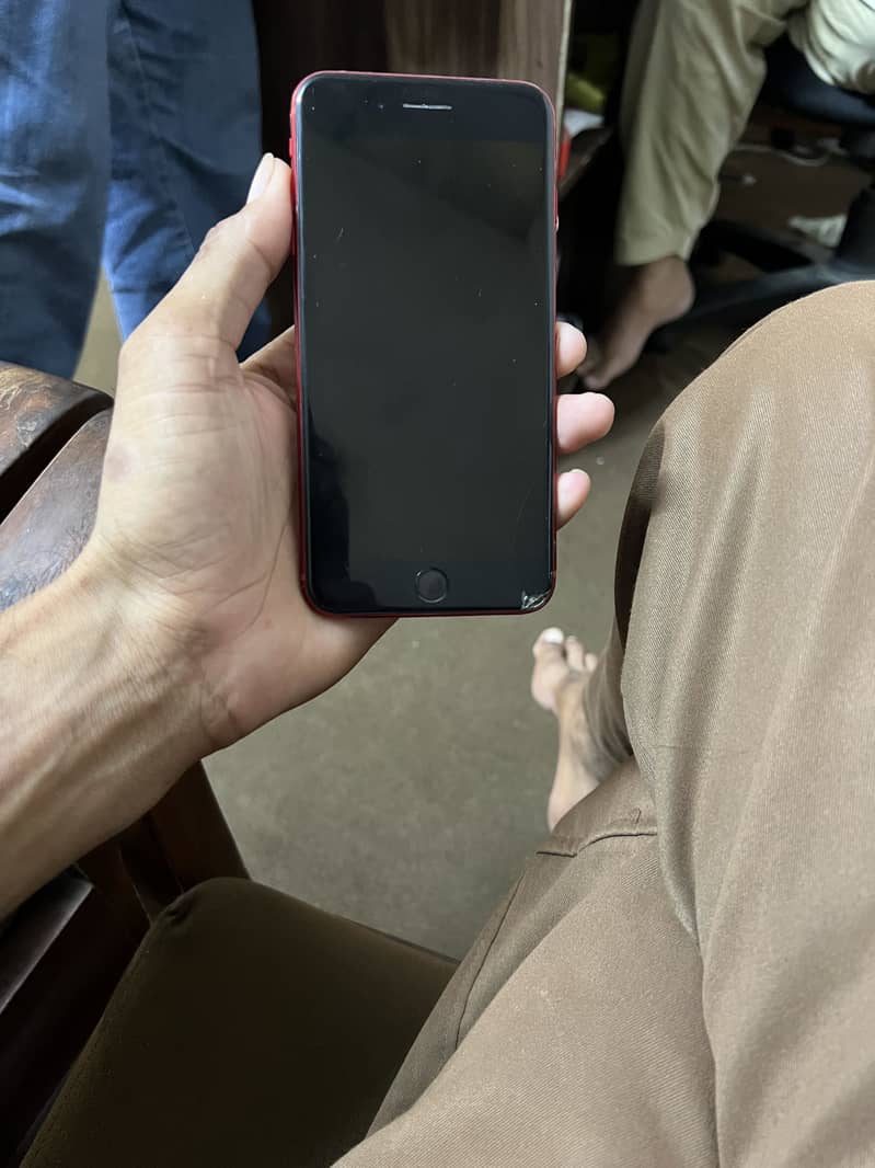 Apple iPhone 8 Plus 3