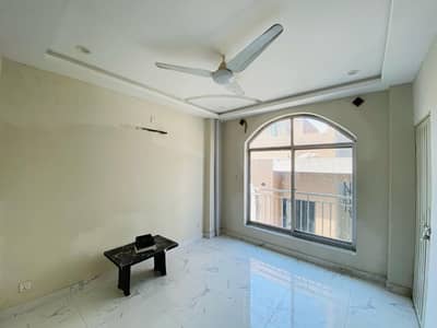 Luxury 1 Bed Flat For Sale in District Commercial, Bahria Town Phase 8 | 550 SqFt | Lift Available