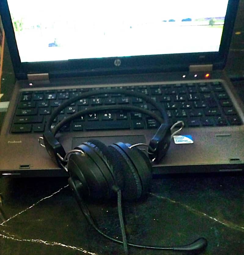 headphone 0