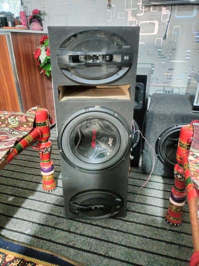 Car subwoofer and amplfier with two Speakers