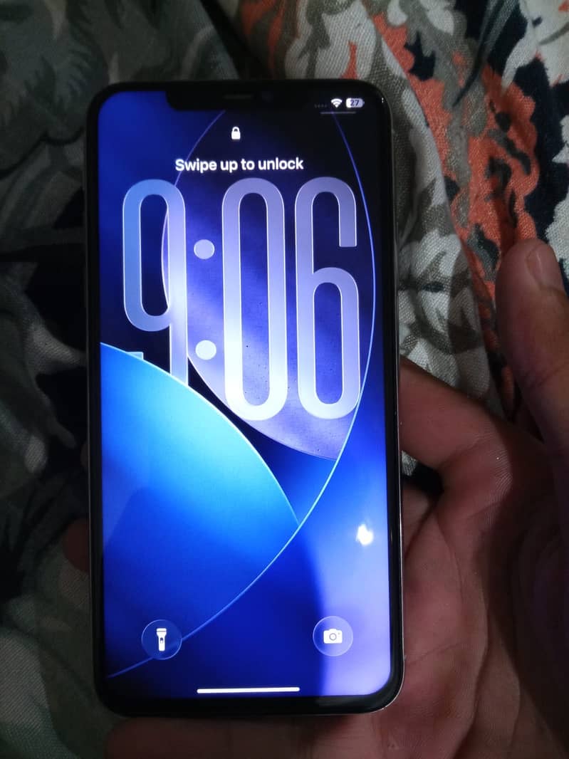 Apple iPhone 11 Pro Max 4