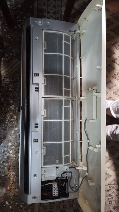 Kenwood 1 Ton  non Inverter AC – Excellent Cooling & Good Condition