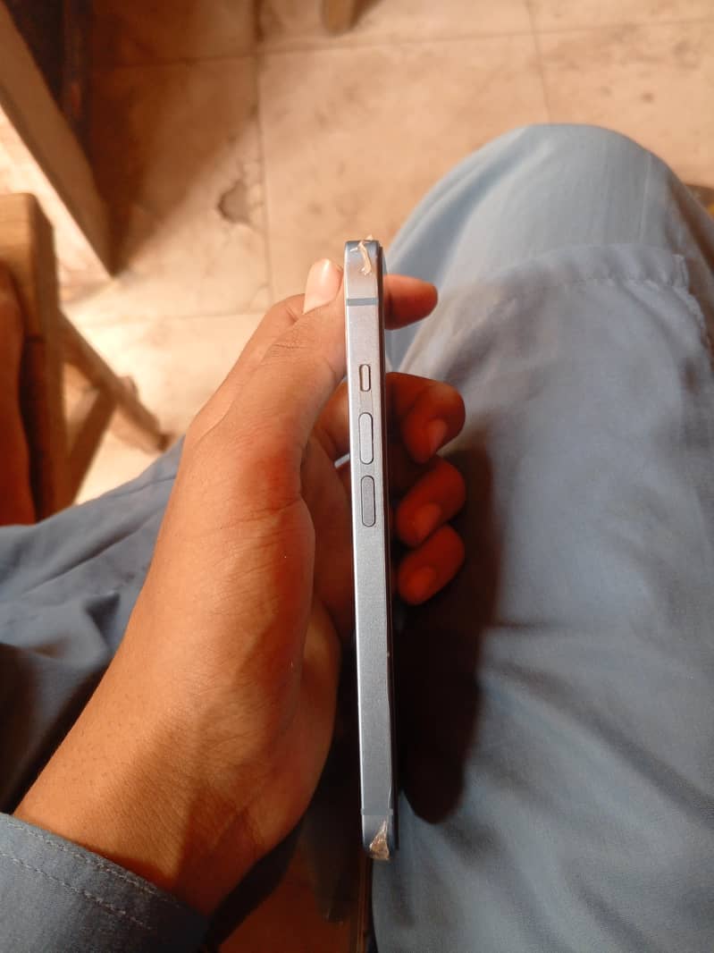 Apple iPhone 14 2