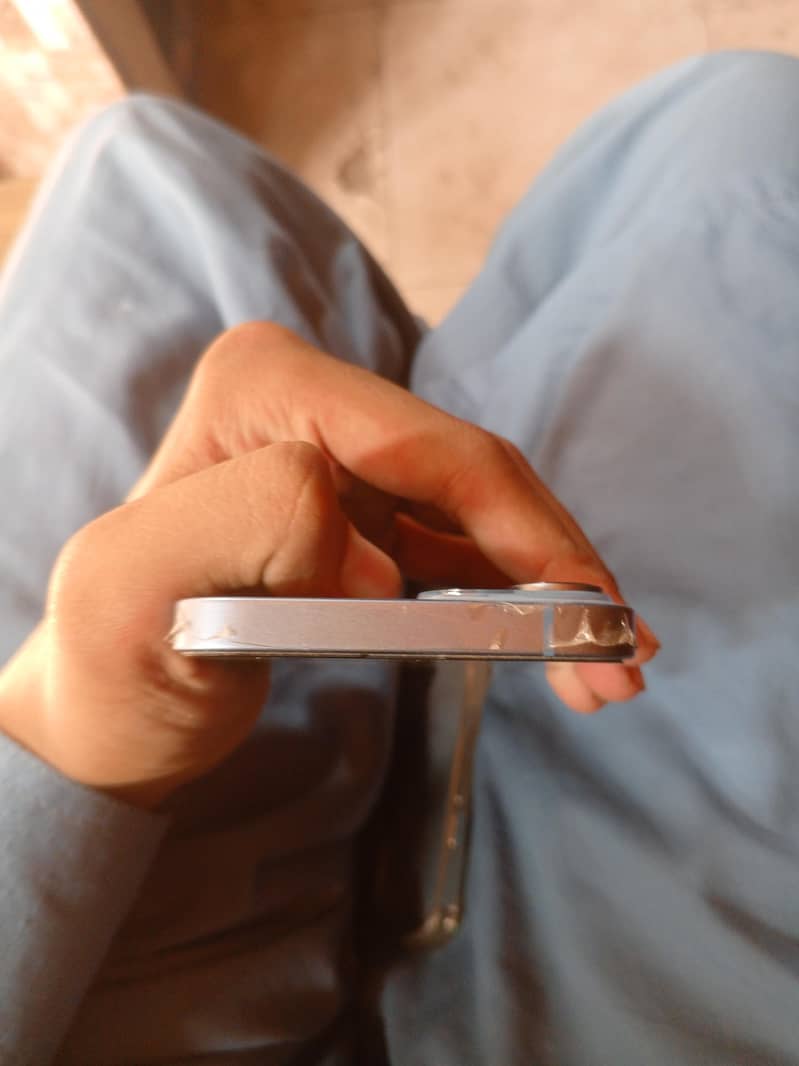 Apple iPhone 14 5