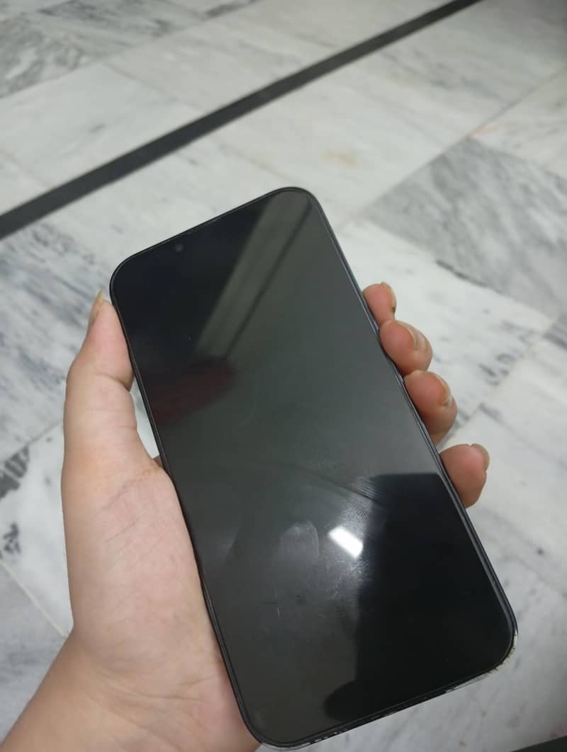 Apple iPhone 13 2