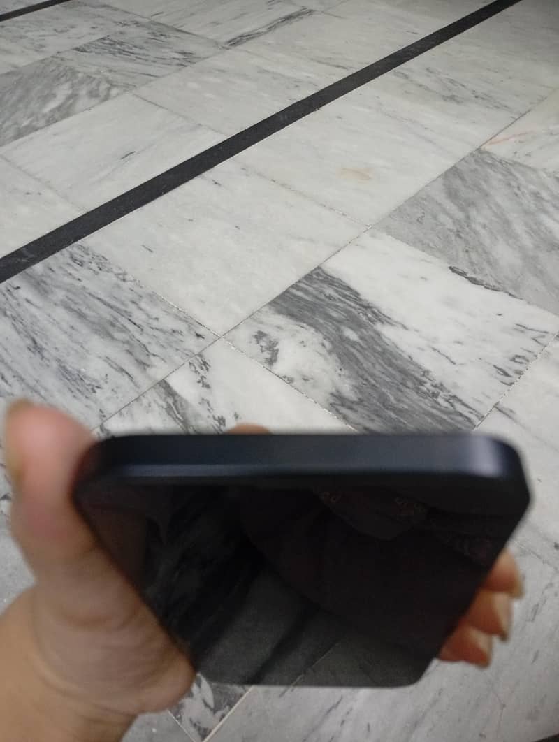 Apple iPhone 13 3