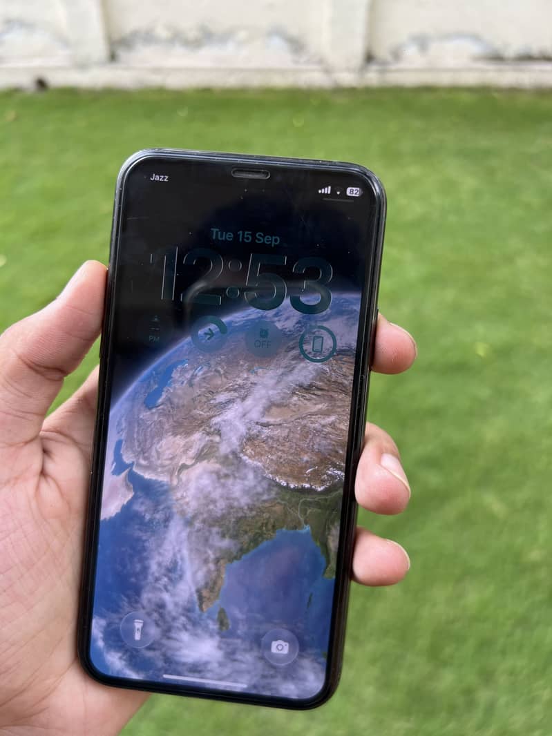 Apple iPhone 11 Pro 2