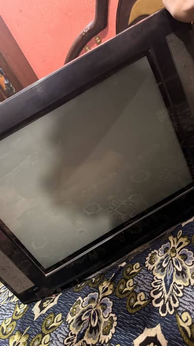 LG 21 Inch CRT/Old Style TV – For Sale