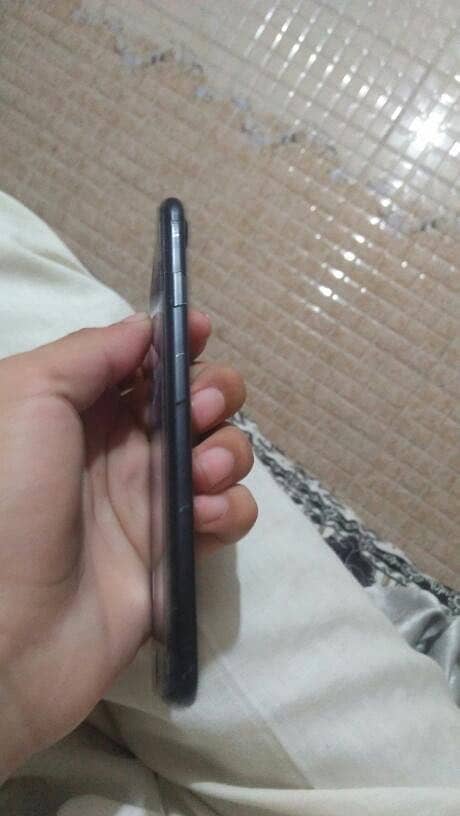 Apple iPhone 7 13
