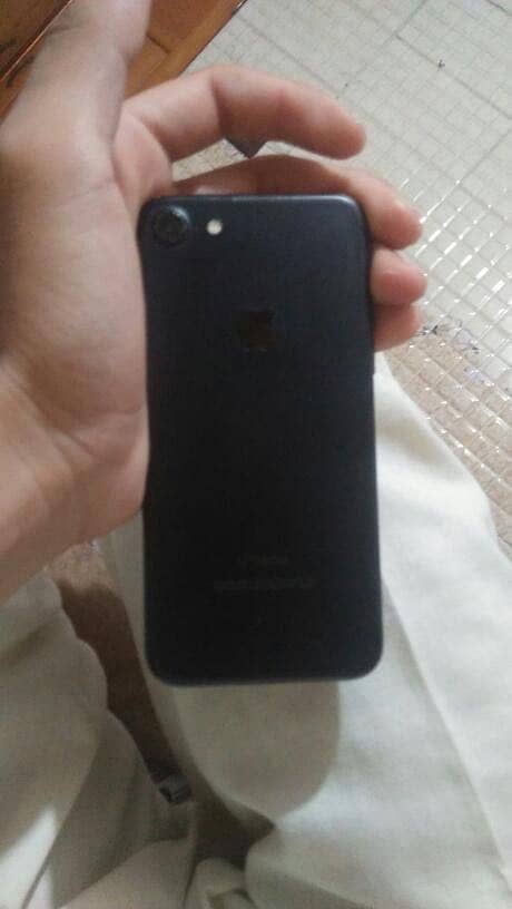 Apple iPhone 7 19