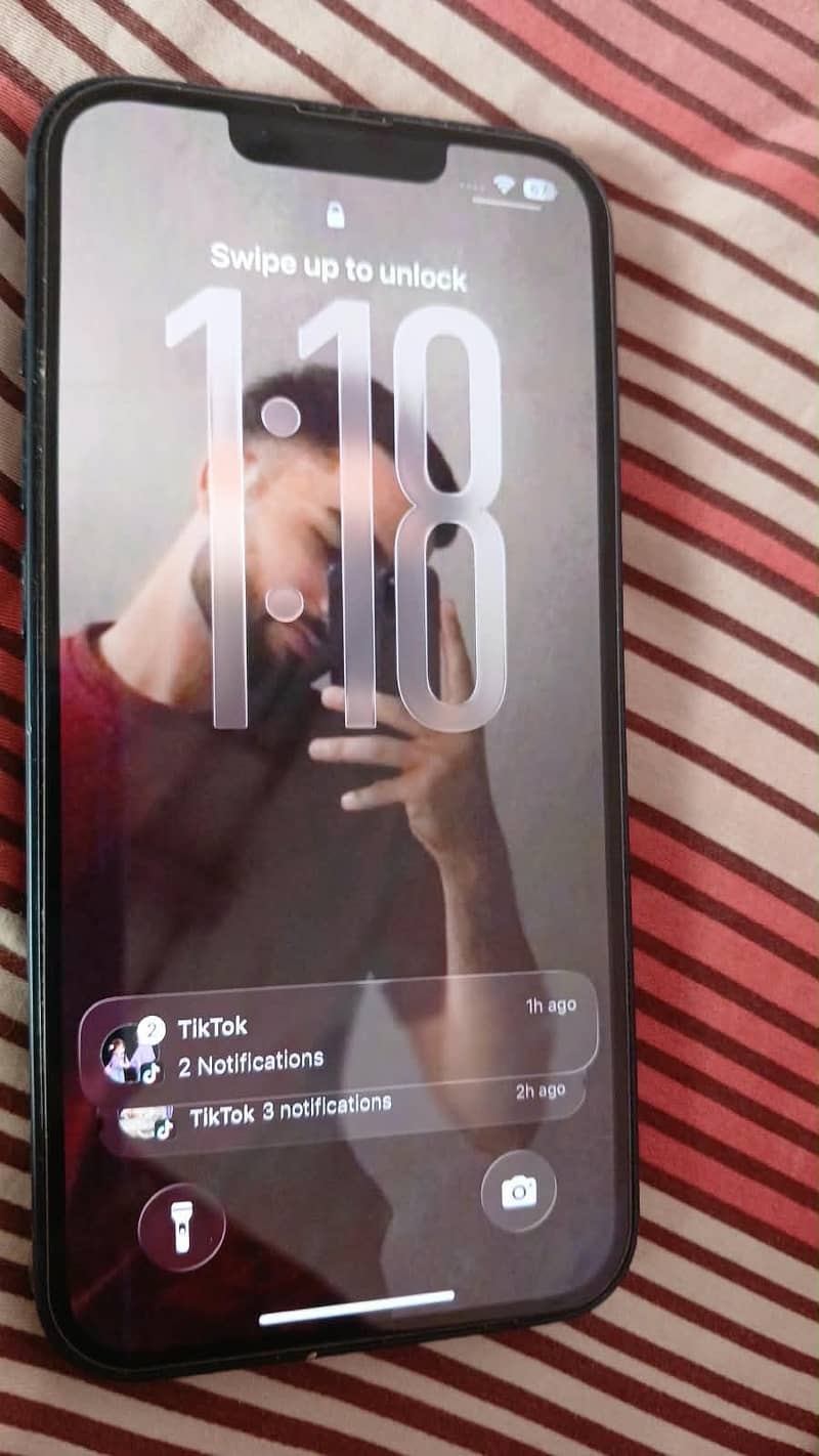 Apple iPhone 13 2