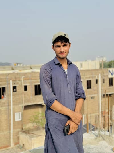 muja kam ki sakht zarorat hai peshawar
