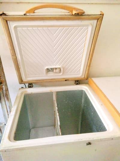 deluxe deep freezer door 100% working -lahore