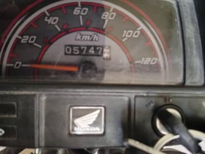 Honda CD-70 2025