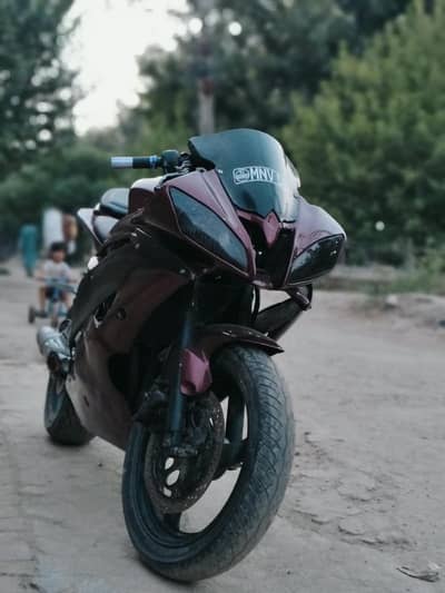 SUZUKI R6 REPLICA