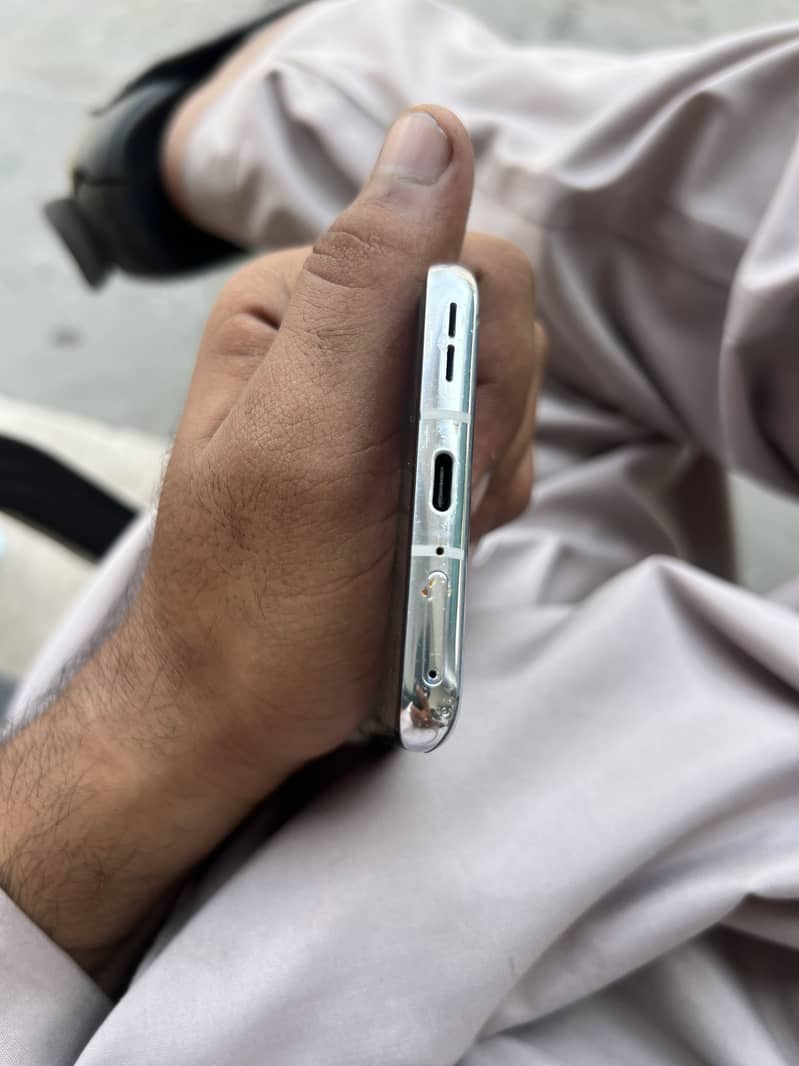 One Plus 9 Pro 4
