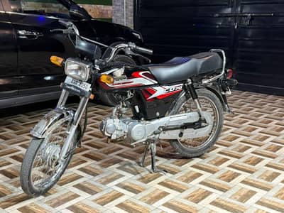 Honda cd 70 black color