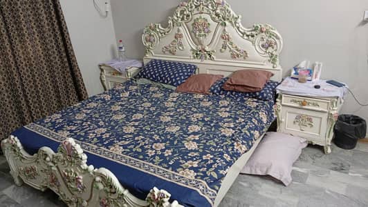 BEDROOM SET INCLUDING ALL NECESSITIES
