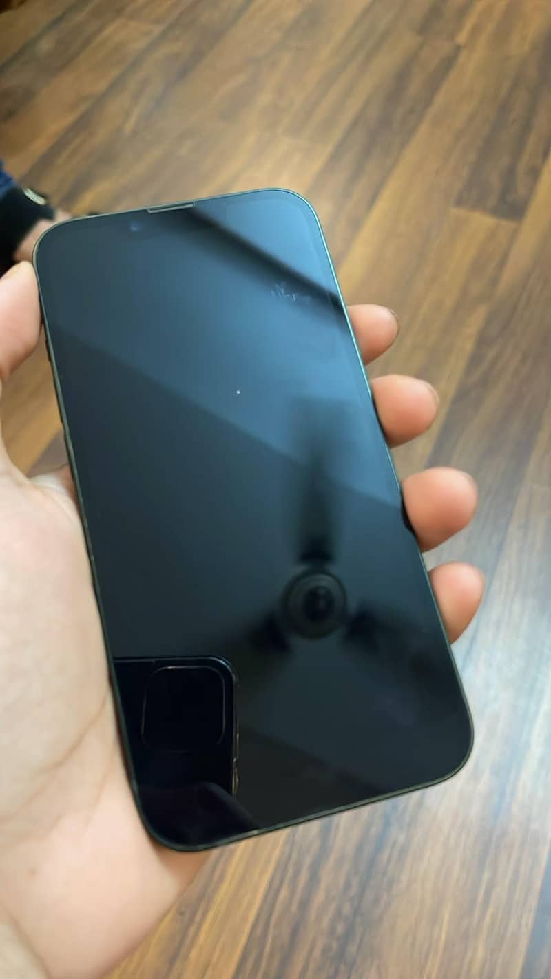 Apple iPhone 13 2
