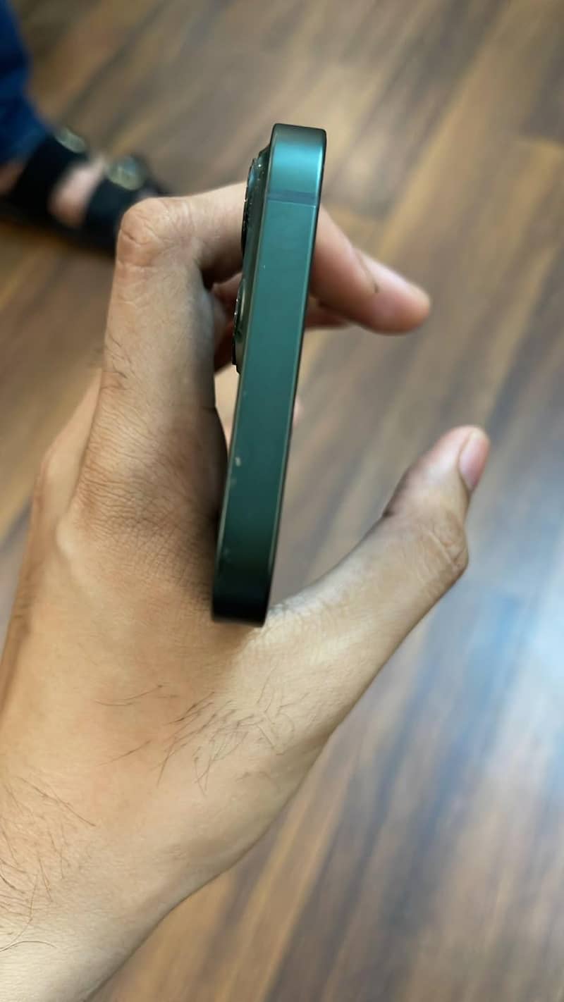 Apple iPhone 13 3