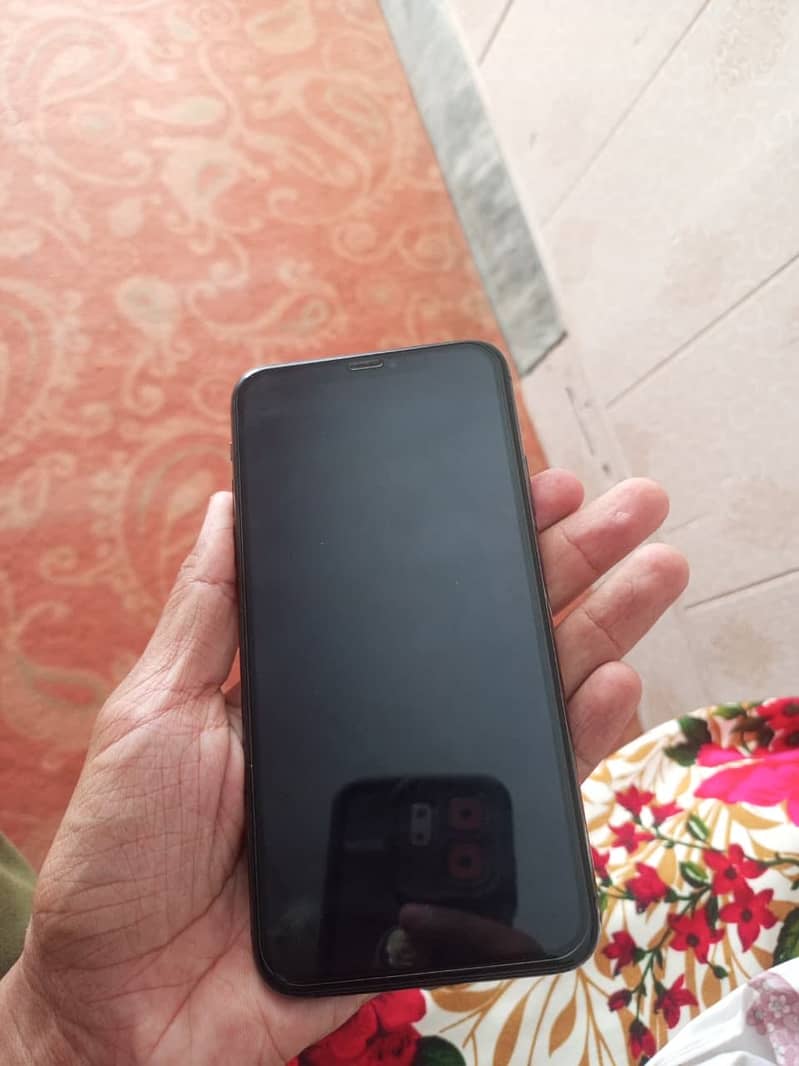 Apple iPhone 11 Pro Max 2