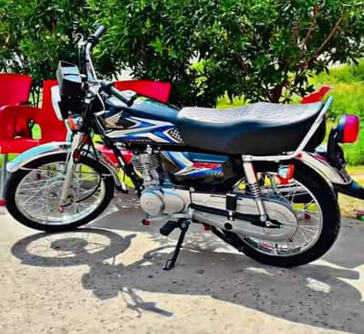 03069006088        Honda CG 125 black colour