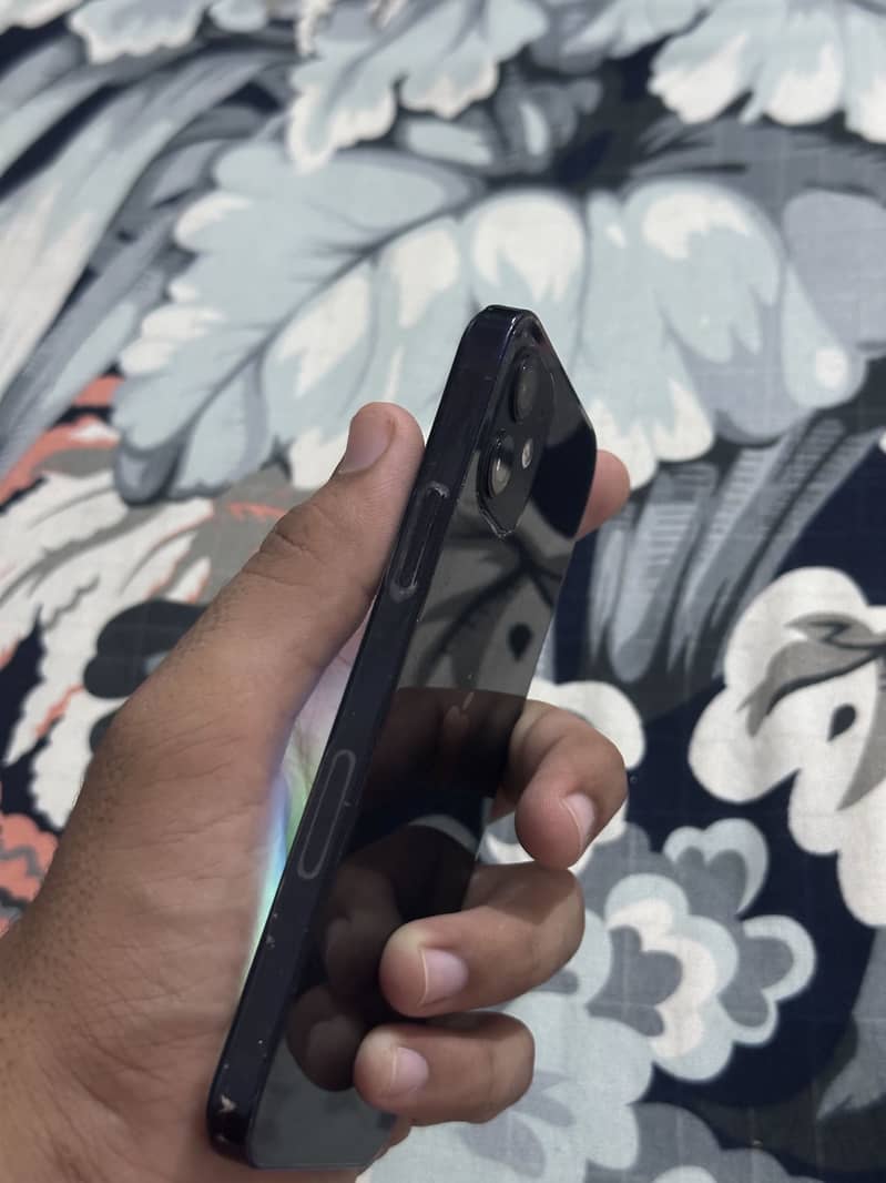 Apple iPhone 12 2