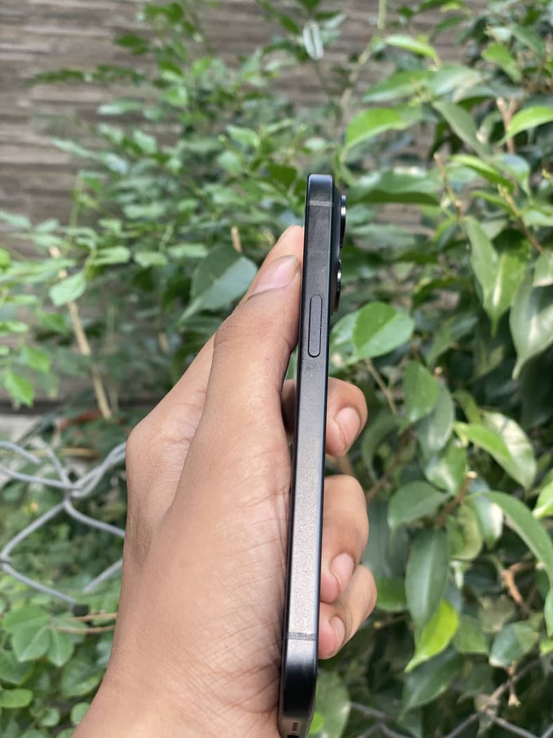 Apple iPhone 15 3
