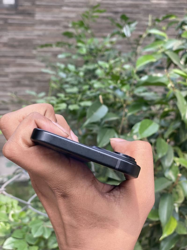 Apple iPhone 15 5