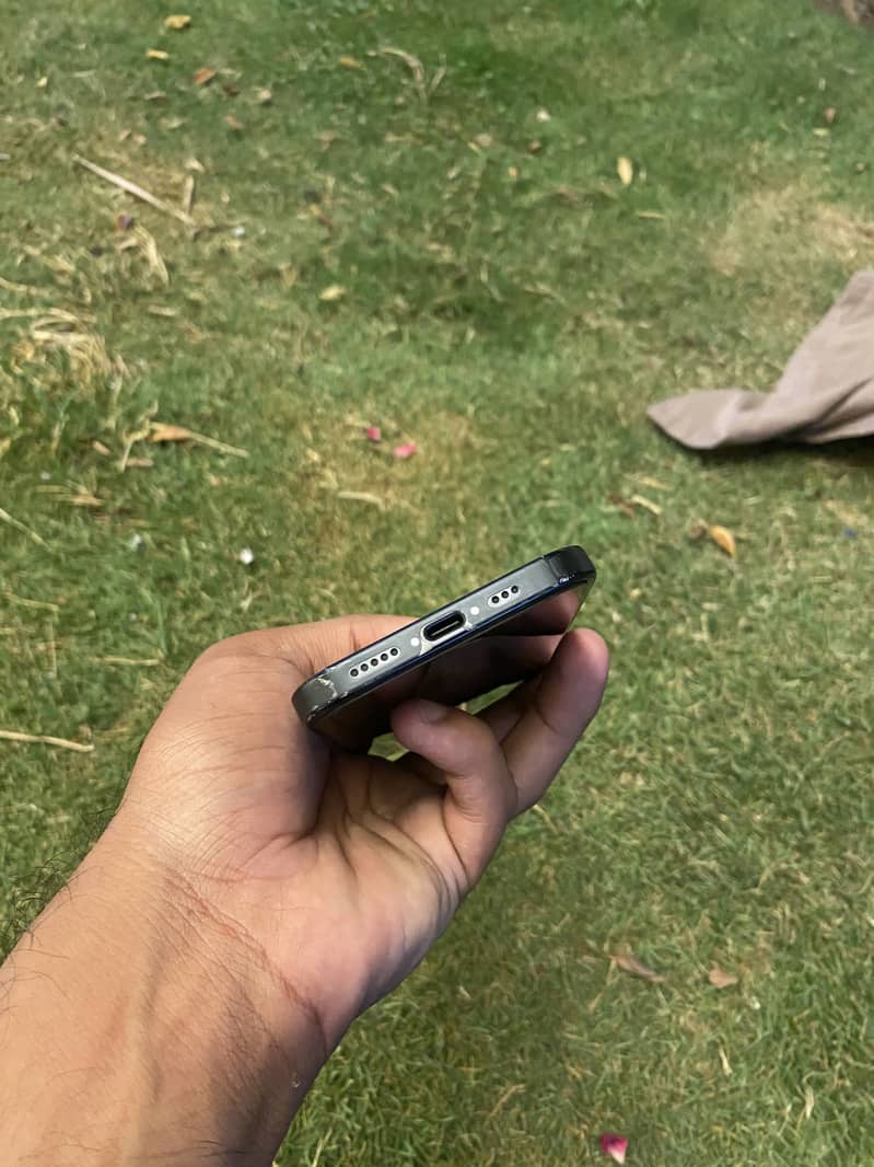 Apple iPhone 15 3