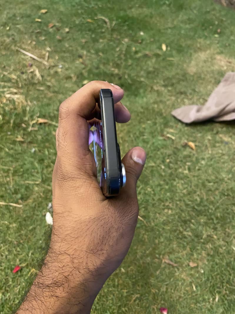 Apple iPhone 15 5