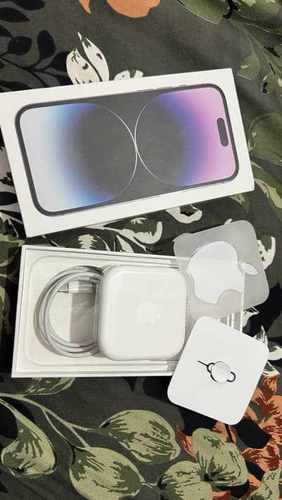 iPhone 14 Pro box