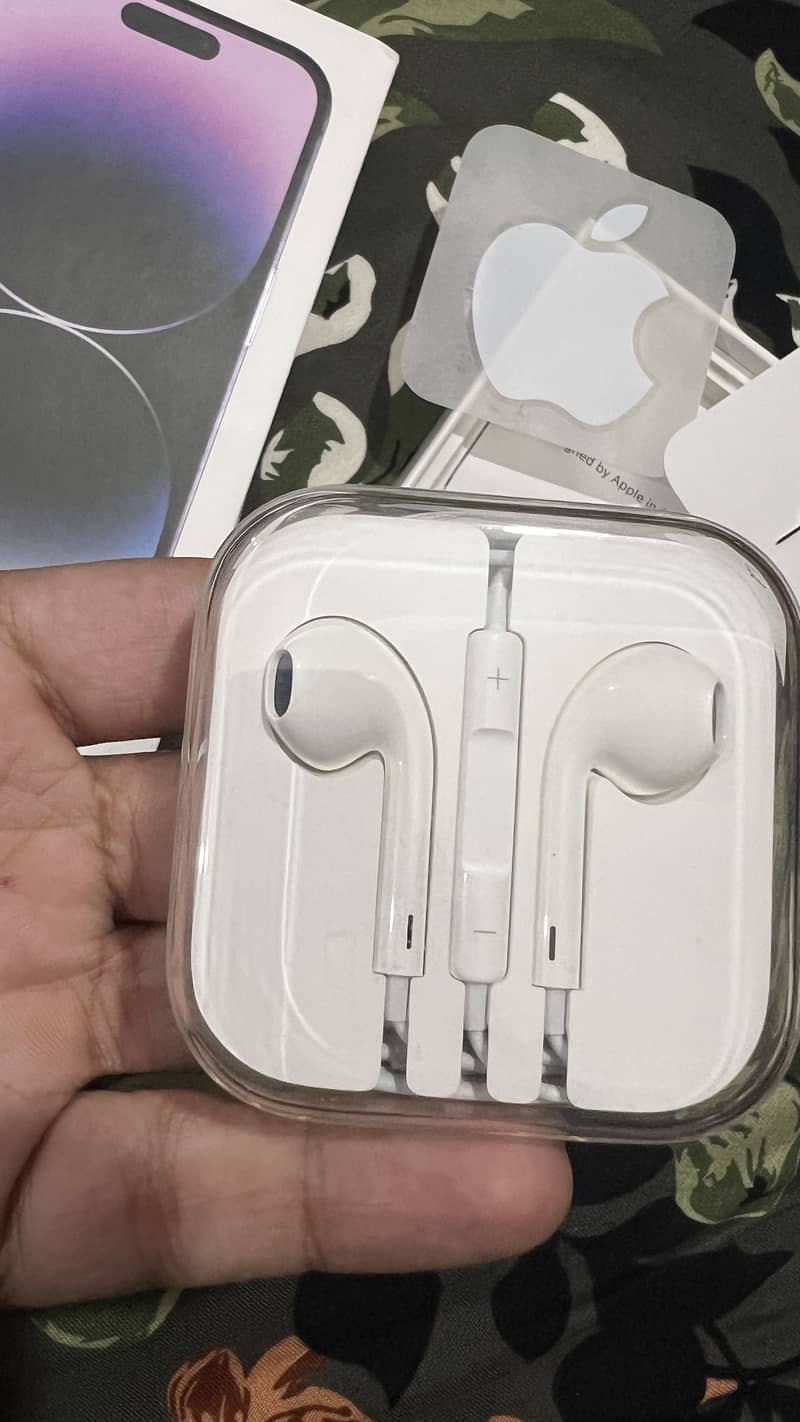 iPhone 14 Pro box 2